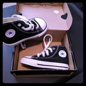 Converse tennis shoes